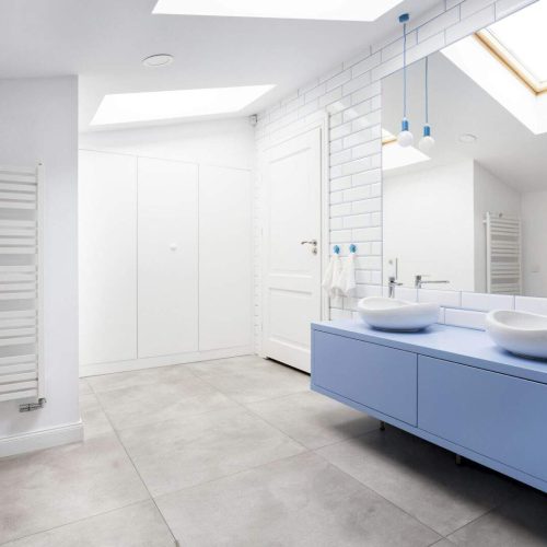 Bathroom with grey floor